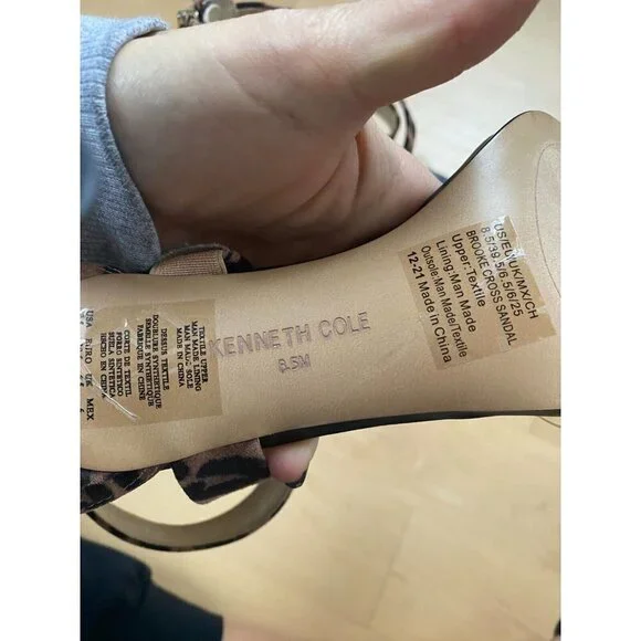 KENNETH Cole BNWOT "Brooke Cross" Vinyl Strap Heels Animal Print Women NEW - Picture 10 of 10